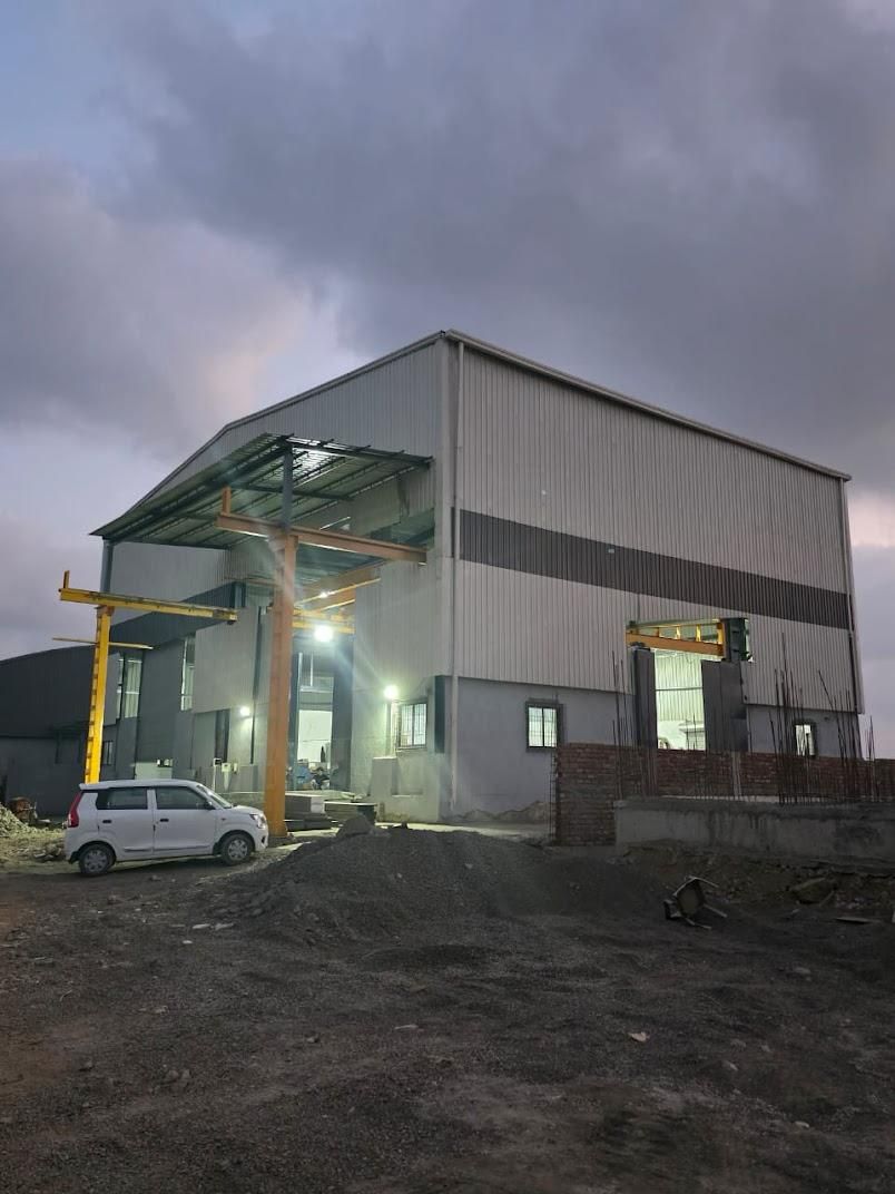 Cutting floor with stacked alloy steel stock